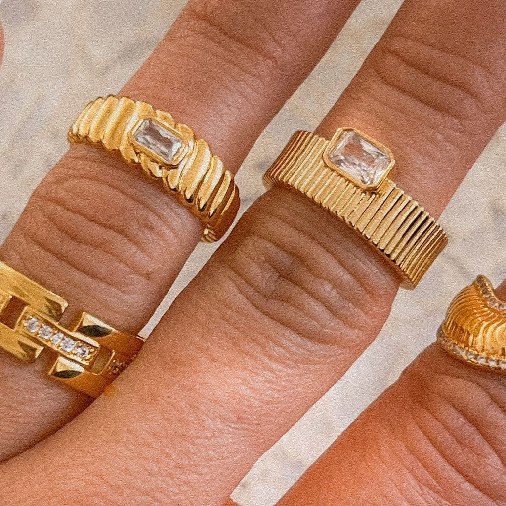 Pendientes Vintage Geométricos de Acero Inoxidable con Acabado en Oro de 18K Galvanizado al Vacío y Motivos Celestiales