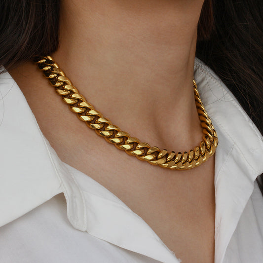 Collana a catena cubana geometrica alla moda in acciaio inossidabile da donna con finitura placcata