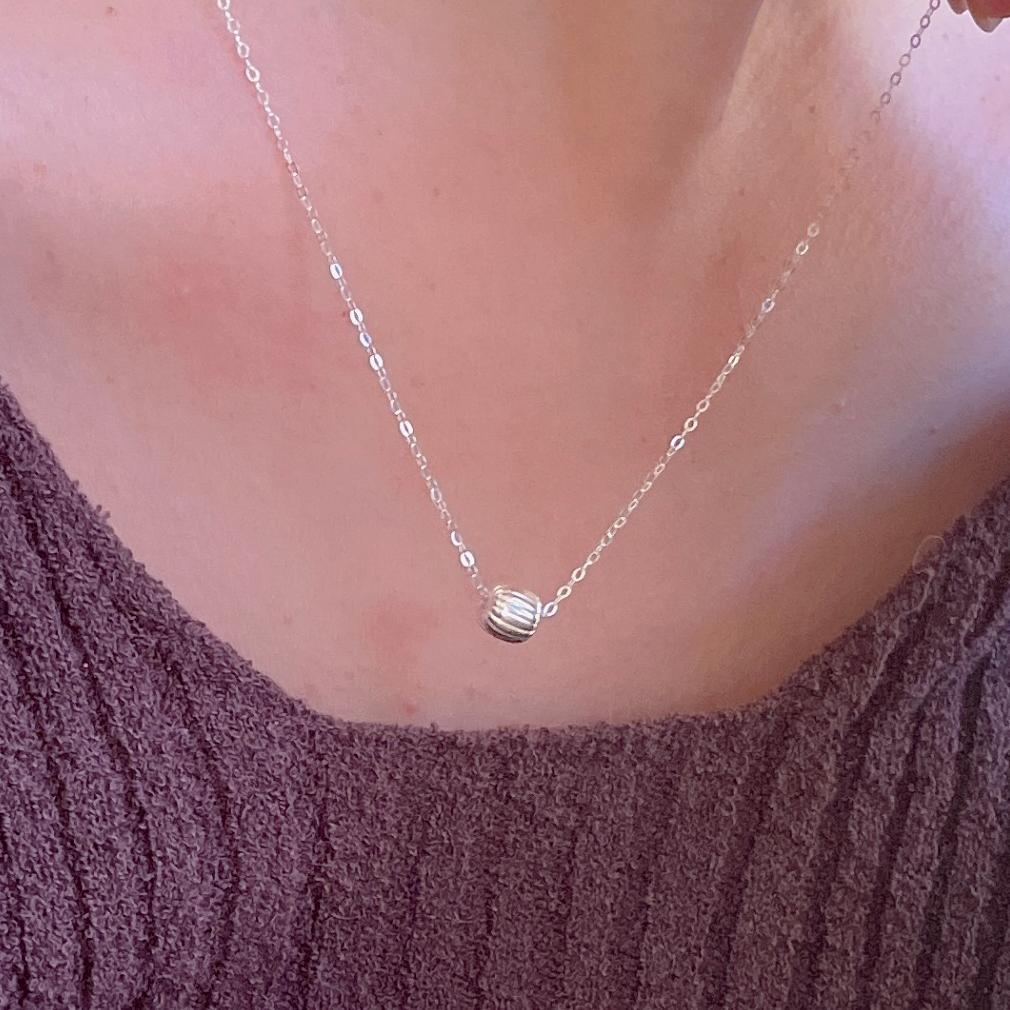 Collar minimalista geométrico de plata de ley 925 con circonitas cúbicas