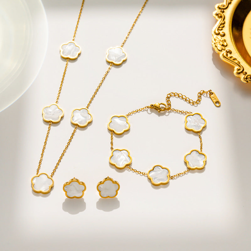Luxury Minimalist Floral Five-Petal Pendant Necklace Set with Titanium Steel Chain and Mother-of-Pearl Inlay for Women