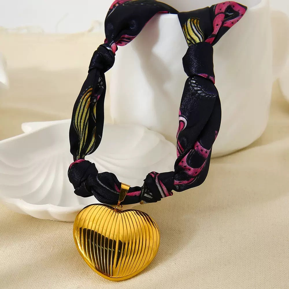 Casual Stainless Steel Plated Floral Shell Necklace for Women