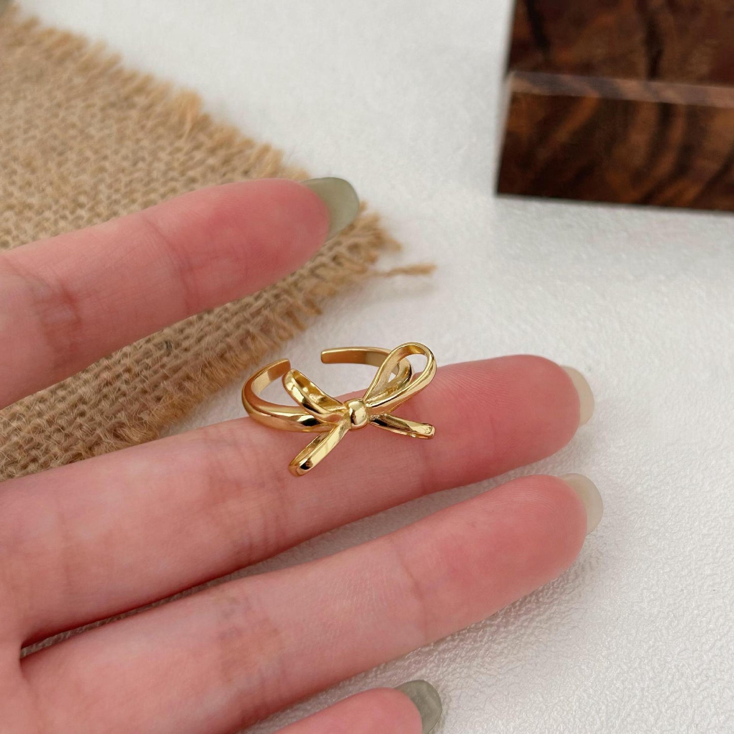 Anello Minimalista in Argento Sterling 925 a Forma di Fiocco Geometrico per Donna