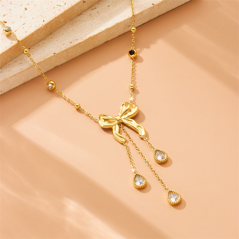 Collana Pendente da Donna Minimalista con Fiocco Goccia e Nappe in Acciaio Inossidabile