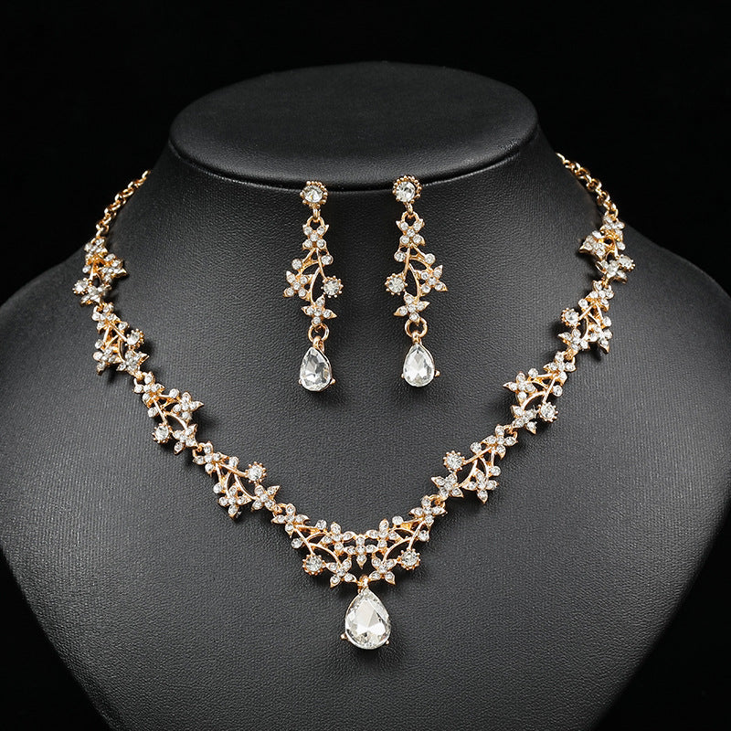 Sweet Fresh Alloy Drop Pendant Necklace Set with Floral Pattern and Rhinestone Accents for Women