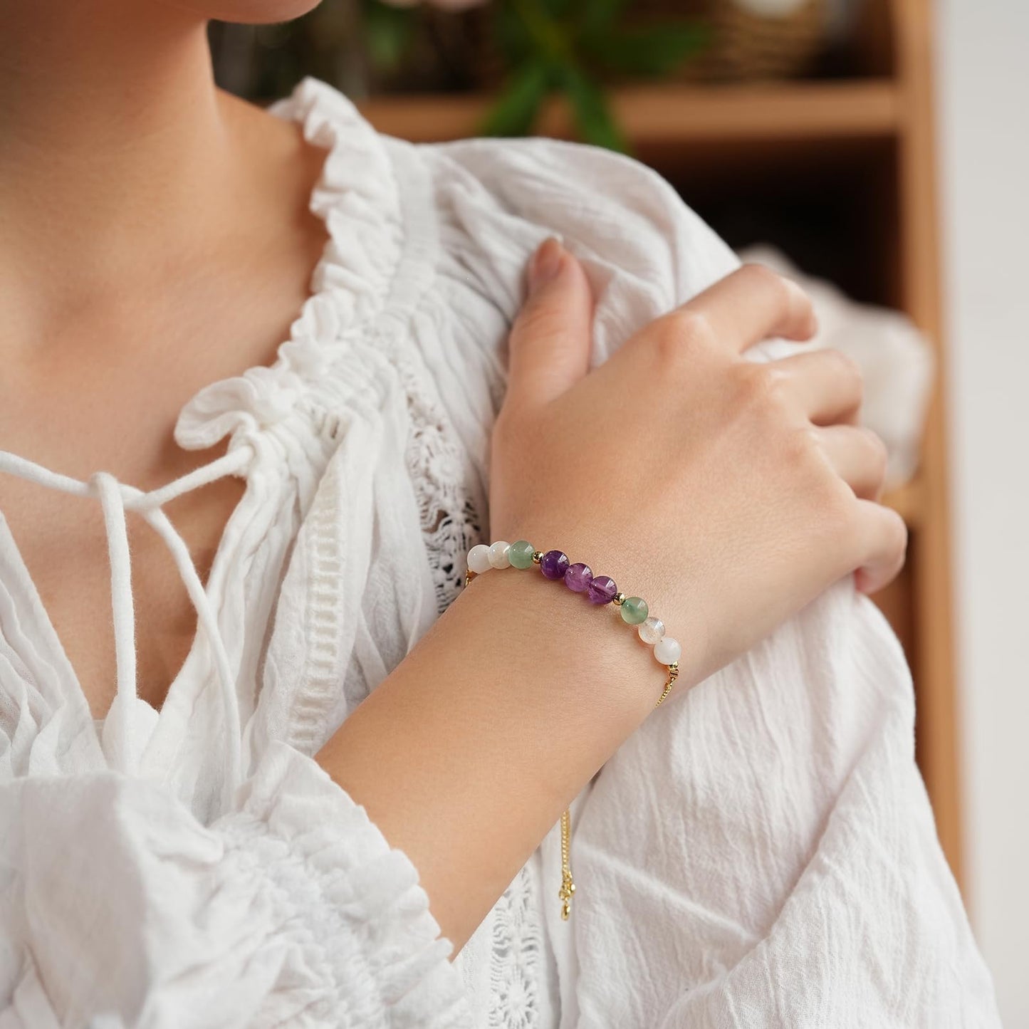 Elegant Natural Crystal Beaded Bracelet with Box Chain and Adjustable Clasp for Women