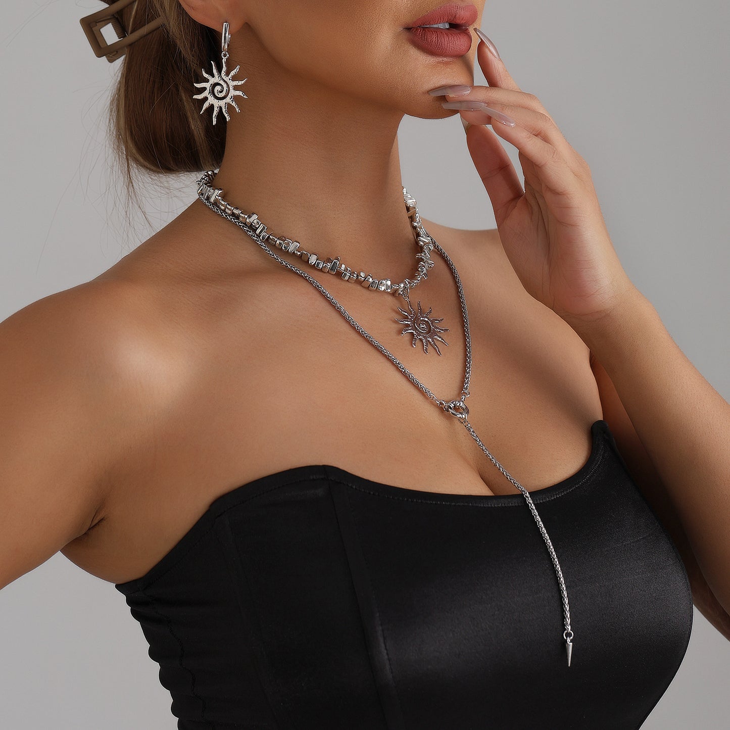 Elegant Gold Plated Alloy Heart Geometric Sunflower Pendant Necklace with Irregular Beads