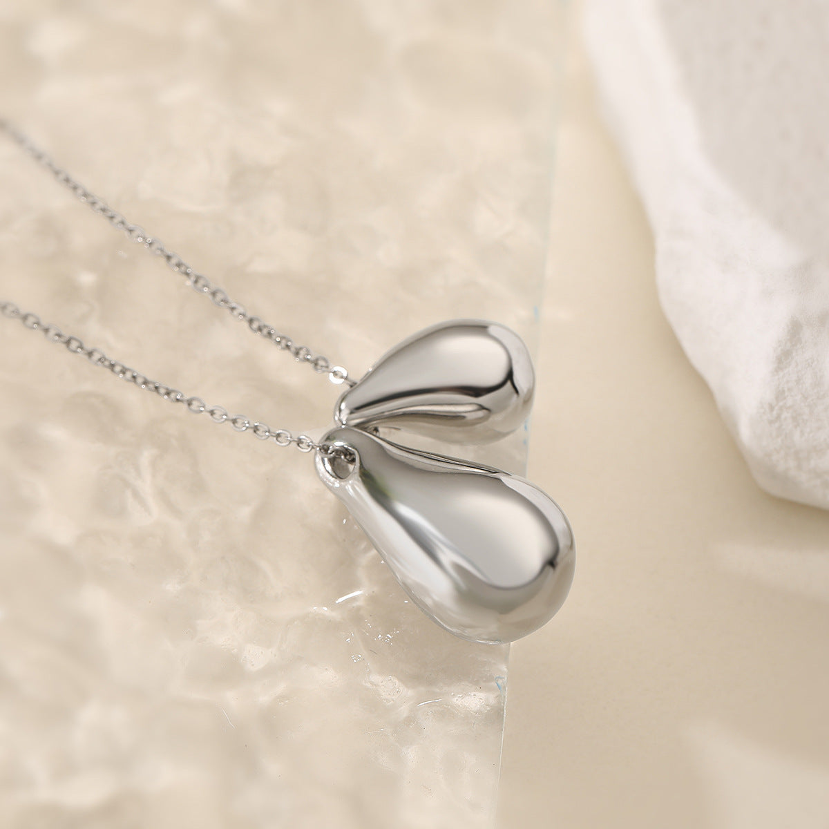 Fashion Geometric Teardrop Titanium Steel Pendant Necklace for Women