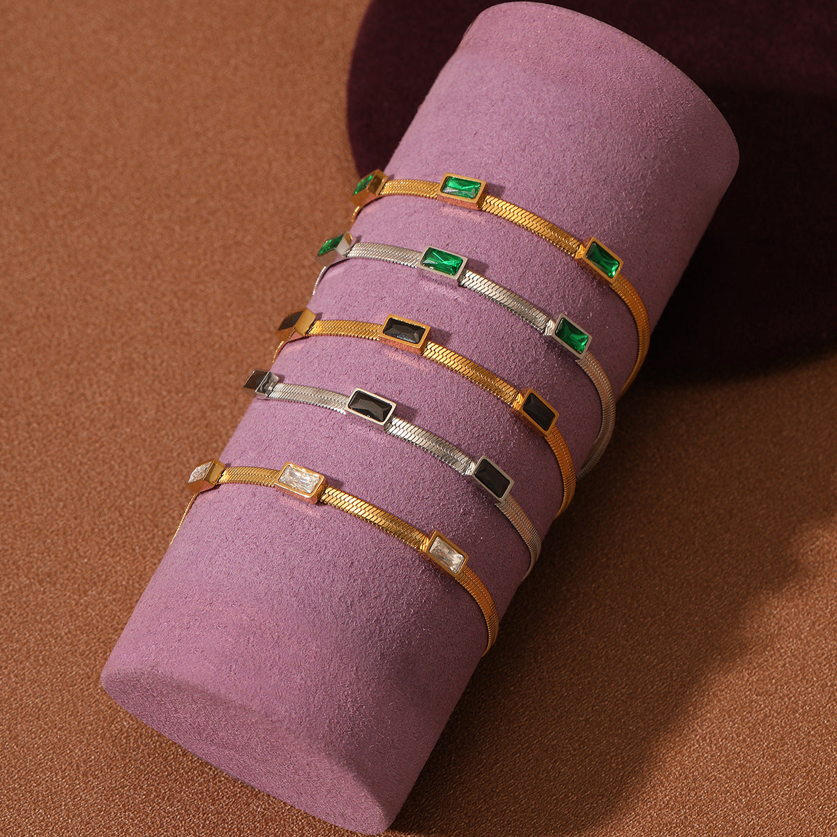 Braccialetto alla moda in acciaio inossidabile con catena a lama geometrica da donna con zirconi quadrati colorati e finitura placcata
