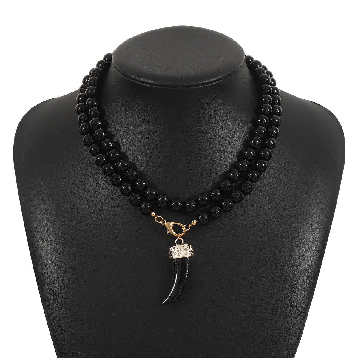 Collana Lunga con Ciondolo a Dente di Lupo Geometrico alla Moda con Perle Sintetiche e Dettagli in Resina da Donna