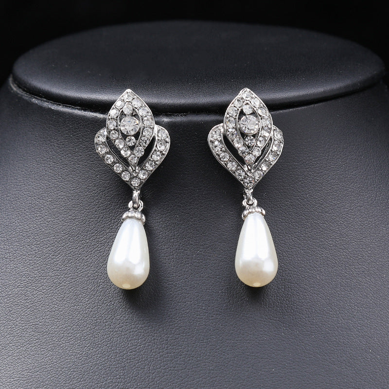 Luxury Style Heart and Teardrop Shaped Alloy Pendant Necklace Set with Rhinestone-Inspired Pearl Accents for Women