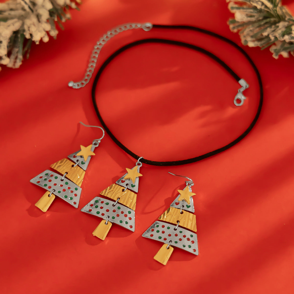 Christmas Star Pendant Necklace for Women with Geometric Shape Alloy Chain and Tassel Detail