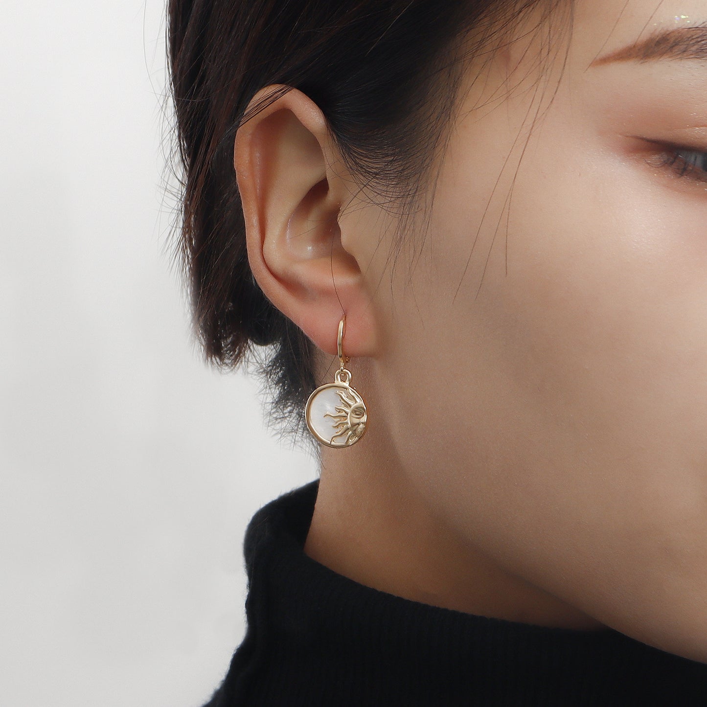 Natural Style Mini Sun and Moon Abalone Shell Pendant Earrings for Women Alloy Geometric Design Minimalist Ear Jewelry