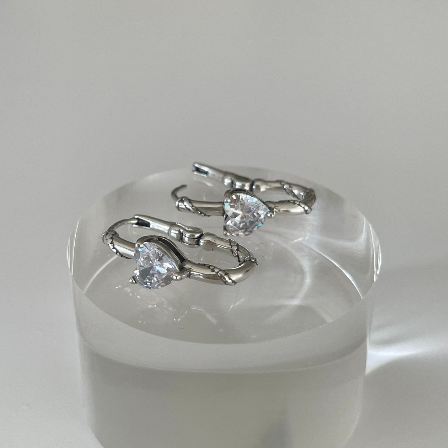Orecchini a perno a forma di cuore, in argento sterling 925, minimalisti, vintage, con zirconi micro-pavé