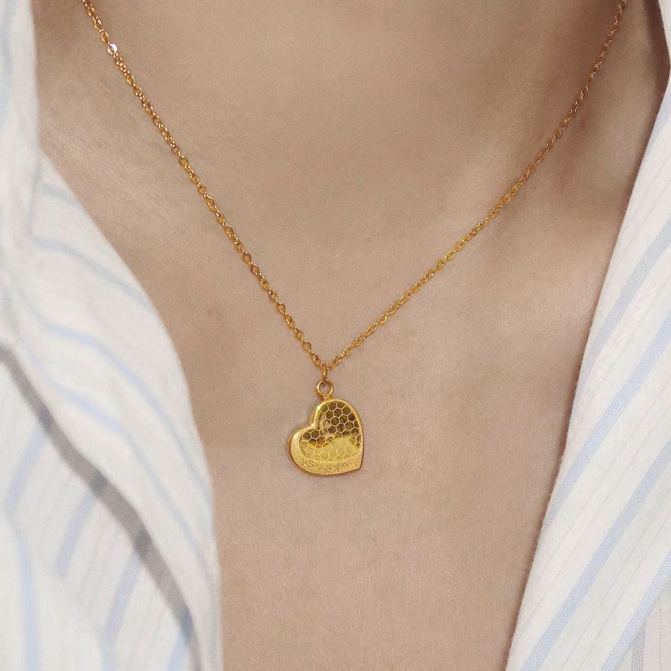 Elegant Fish Scale Heart Pendant Necklace for Women Titanium Steel Plated Snake Chain with Geometric and Totem Design