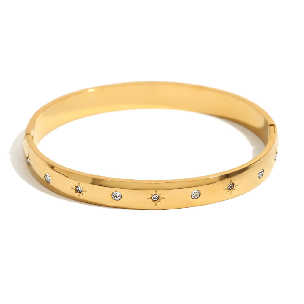 Bracciale Minimalista a Stella a Otto Punte con Punti Tondi, Base in Acciaio Inossidabile Placcato Oro 18K, con Motivi di Luna, Sole e Occhio Incorniciati con Strass Bianchi