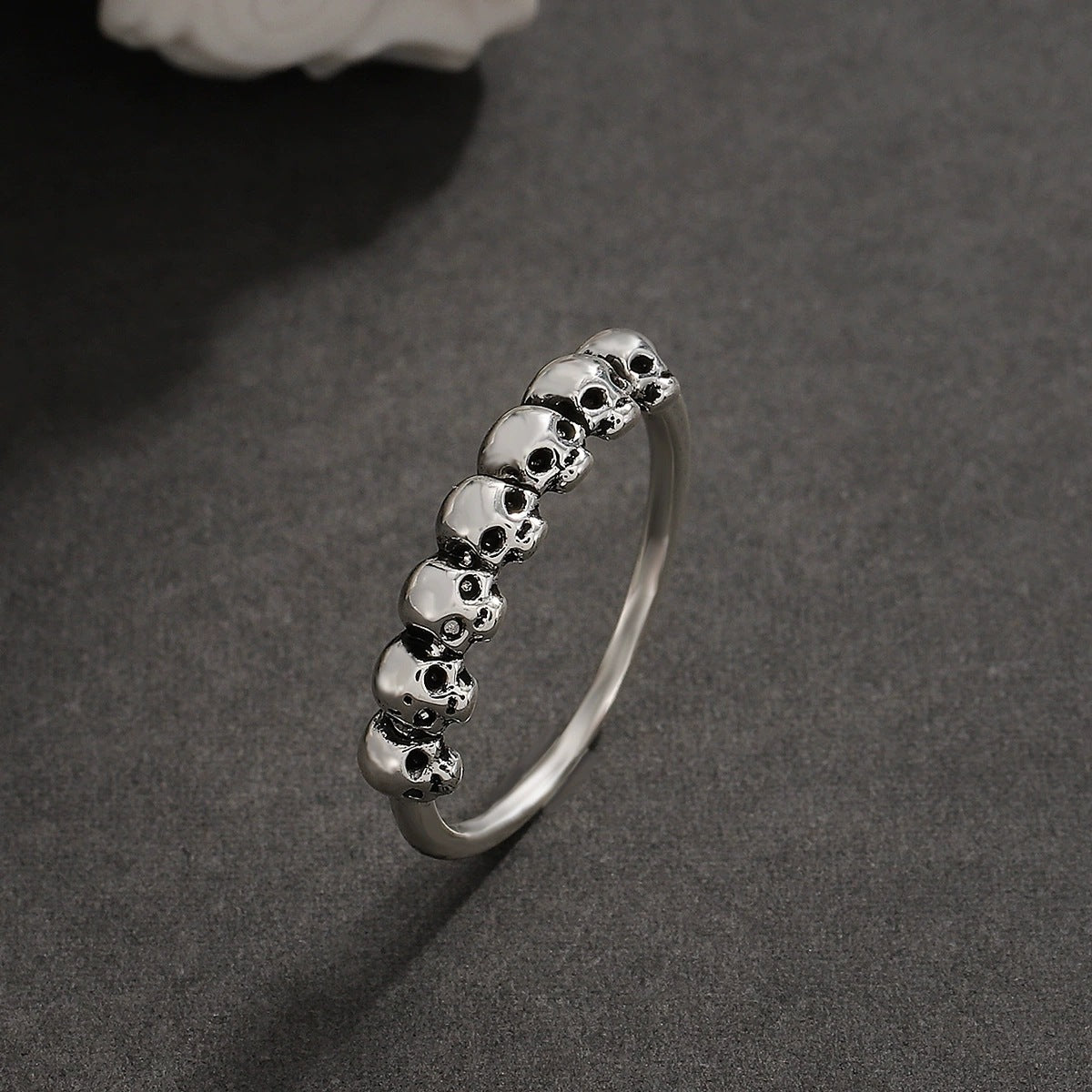 Gothic Punk Skull-Shaped Alloy Ring with Electroplated Finish for Unisex Streetwear Fashion