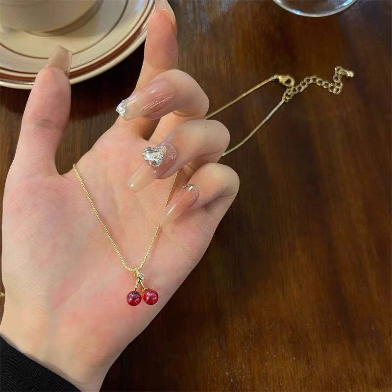 Collana da Donna in Acciaio al Titanio Placcato con Ciliegia, Design a Catena a O, Collana a Medaglione dall'Estetica Dolce e Fresca