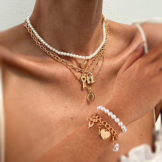 Collar con colgante de corazón y lazo de estilo vintage francés con aleación chapada, detalles de perlas y diseño de cadena irregular para mujeres y hombres