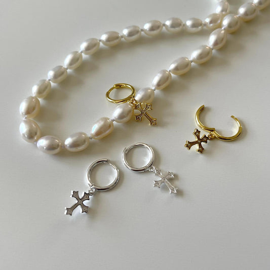 Orecchini a cerchio in argento sterling 925 con croce minimalista placcati per donna