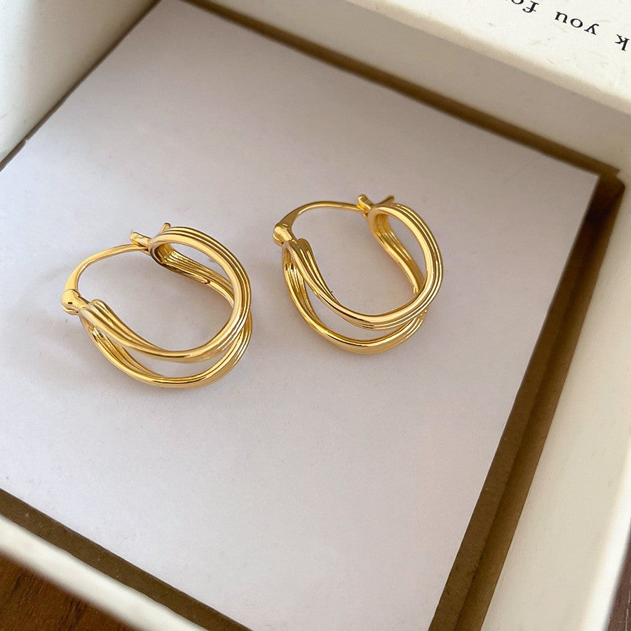 Orecchini a perno geometrici minimalisti in metallo con finitura placcata da donna, gioielli per l'orecchio lussuosi, alla moda e versatili per tutti i giorni