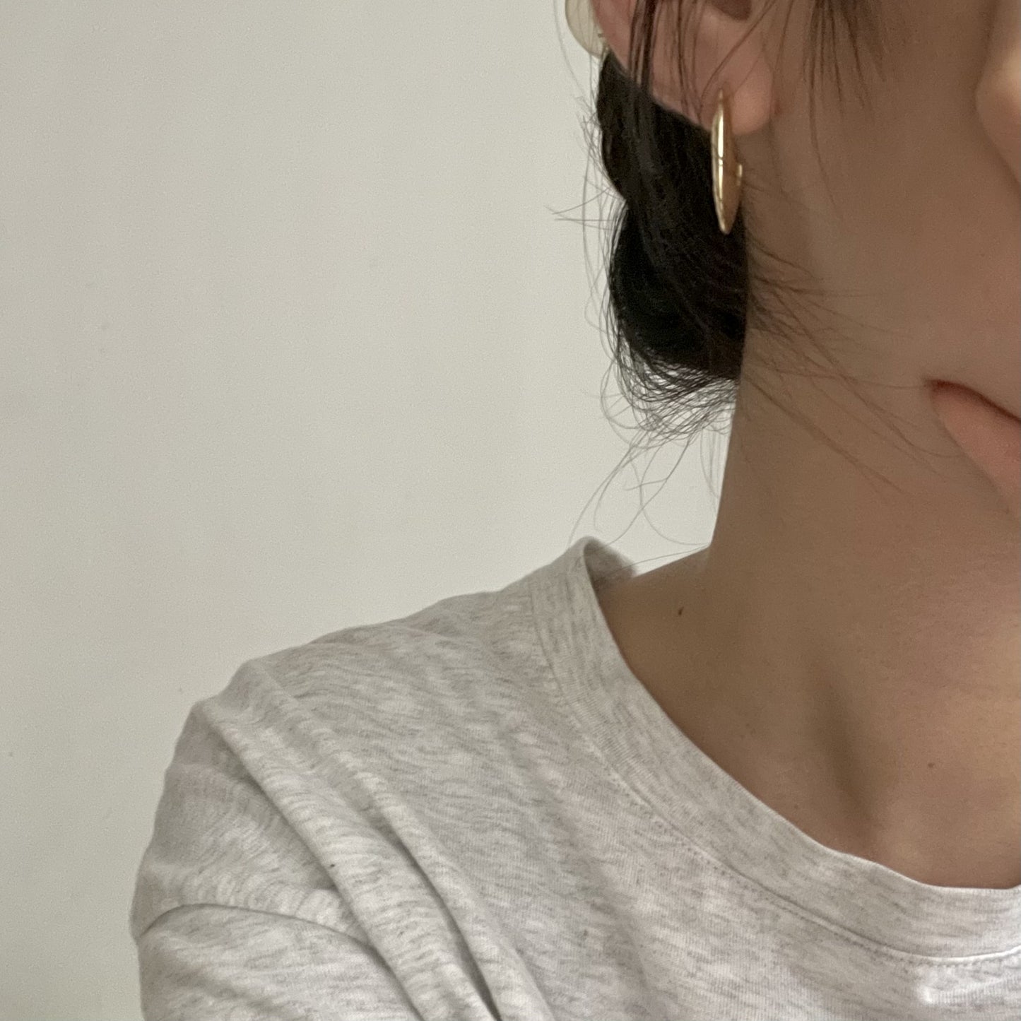 Minimalist Geometric U-Shaped Earrings in 925 Sterling Silver with Pearl Inlay