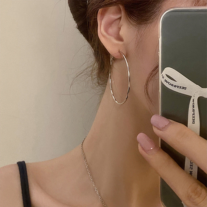 Pendientes de aro grandes, geométricos, minimalistas y elegantes para mujer, en metal chapado con postes de plata de ley