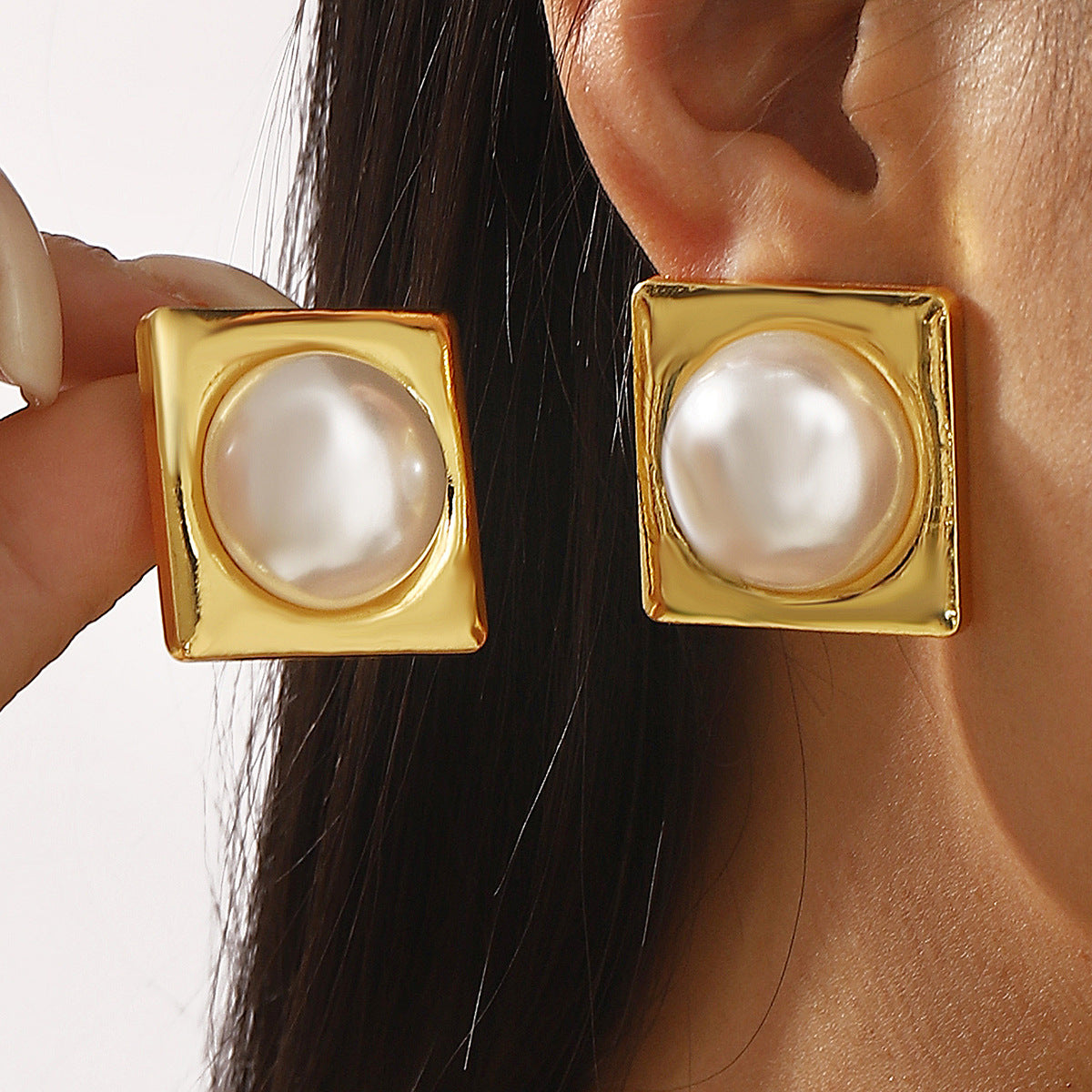 Orecchini vintage geometrici con perle in lega color oro con finitura placcata da donna