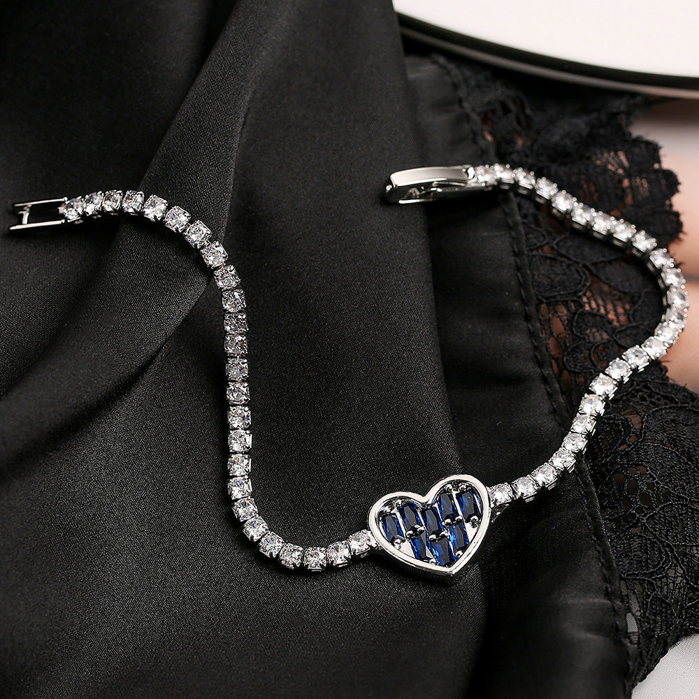 Bracciale minimalista a cuore in rame con zirconi cubici da donna, design geometrico, accessorio di moda di ispirazione lussuosa