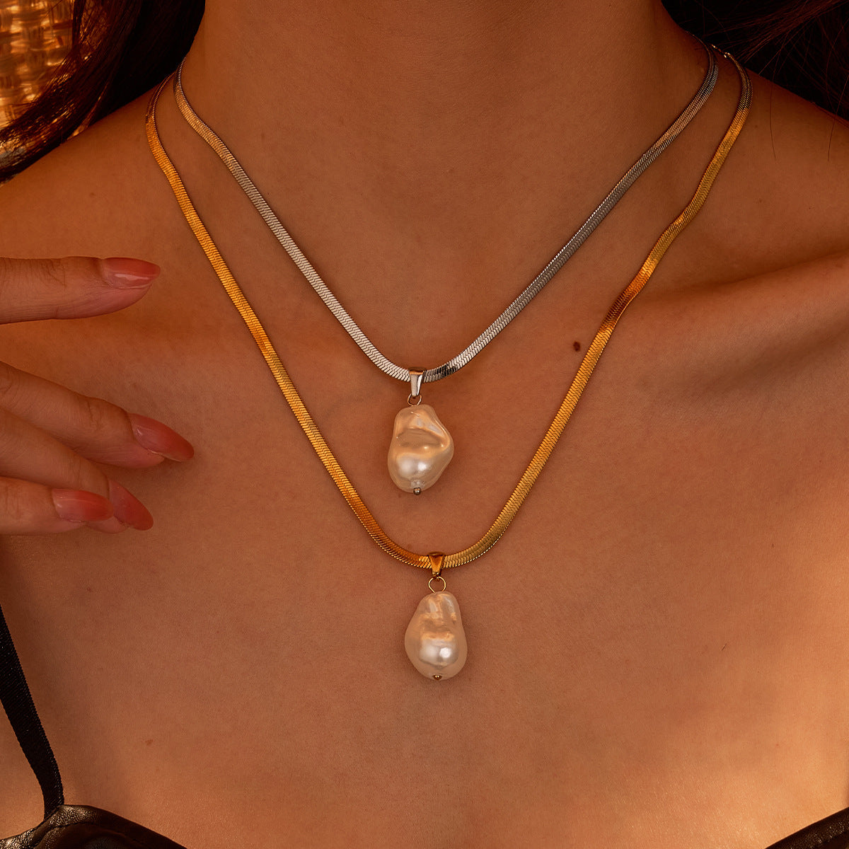 Collana con ciondolo in perla simulata placcata in acciaio inossidabile geometrica in stile barocco vintage da donna