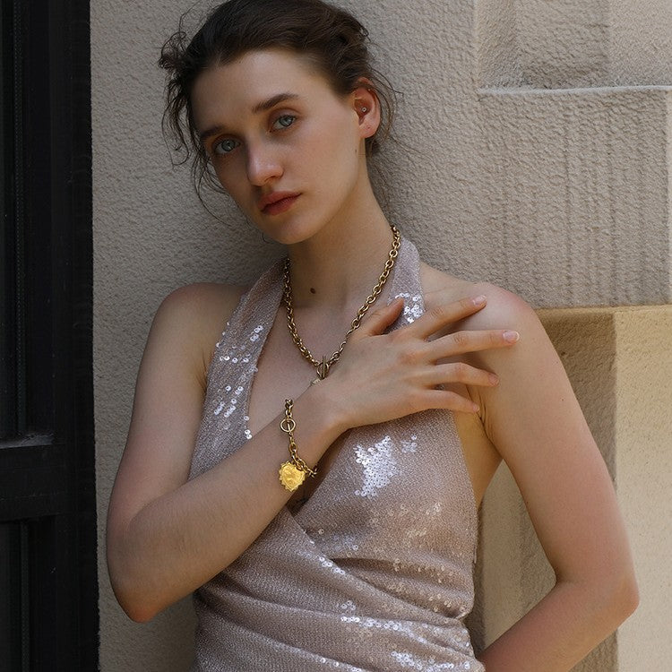 Set di collana e bracciale pendente a cuore in stile vintage in acciaio inossidabile con placcatura in oro 18 carati su catena O-ring