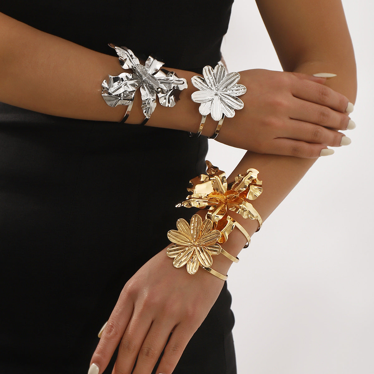 Bracciale Floreale Esagerato in Lega con Finitura Placcata per Donne, Bracciale Rigido Aperto Regolabile con Estetica Instagram e Stile Personalizzato