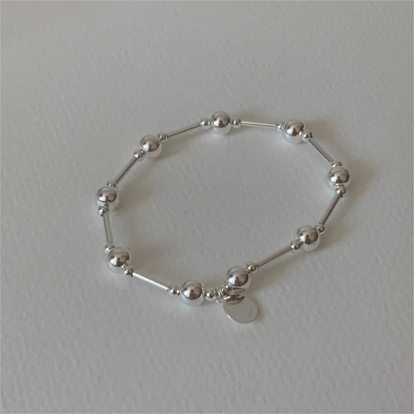 Minimalist Geometric Round Bead Elastic Bracelet in 925 Sterling Silver with Chamfered Square Beads
