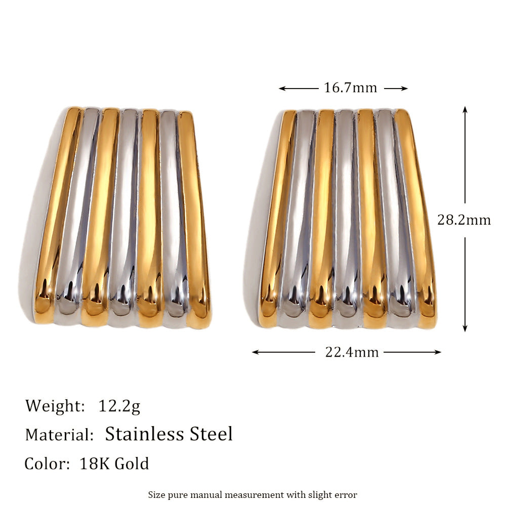 Orecchini minimalisti geometrici da donna in acciaio inossidabile placcato oro 18K con design a petalo plissettato irregolare