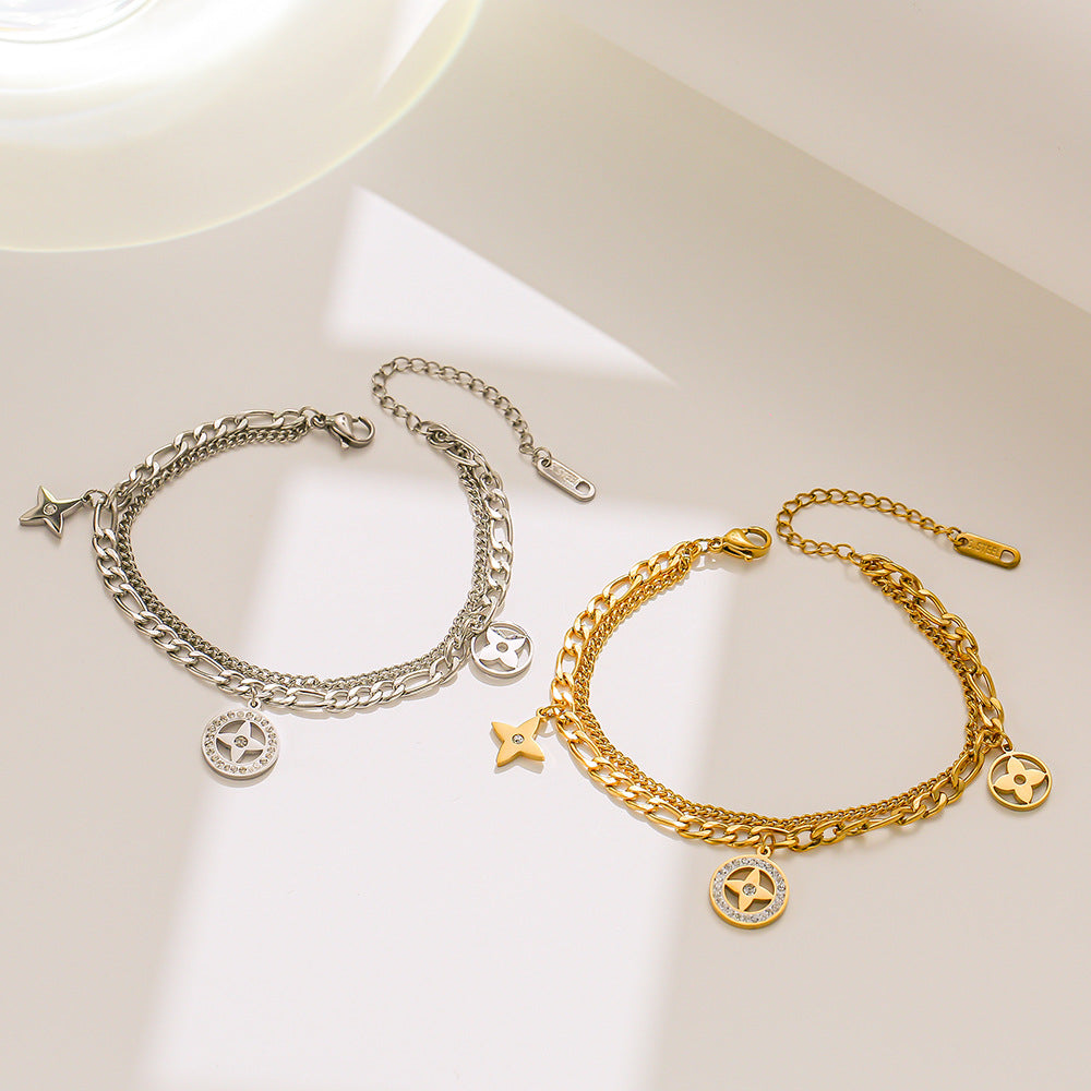 Bracciale Minimalista da Donna in Acciaio al Titanio a Forma di Lettera con Intarsio di Strass e Motivo a Stella