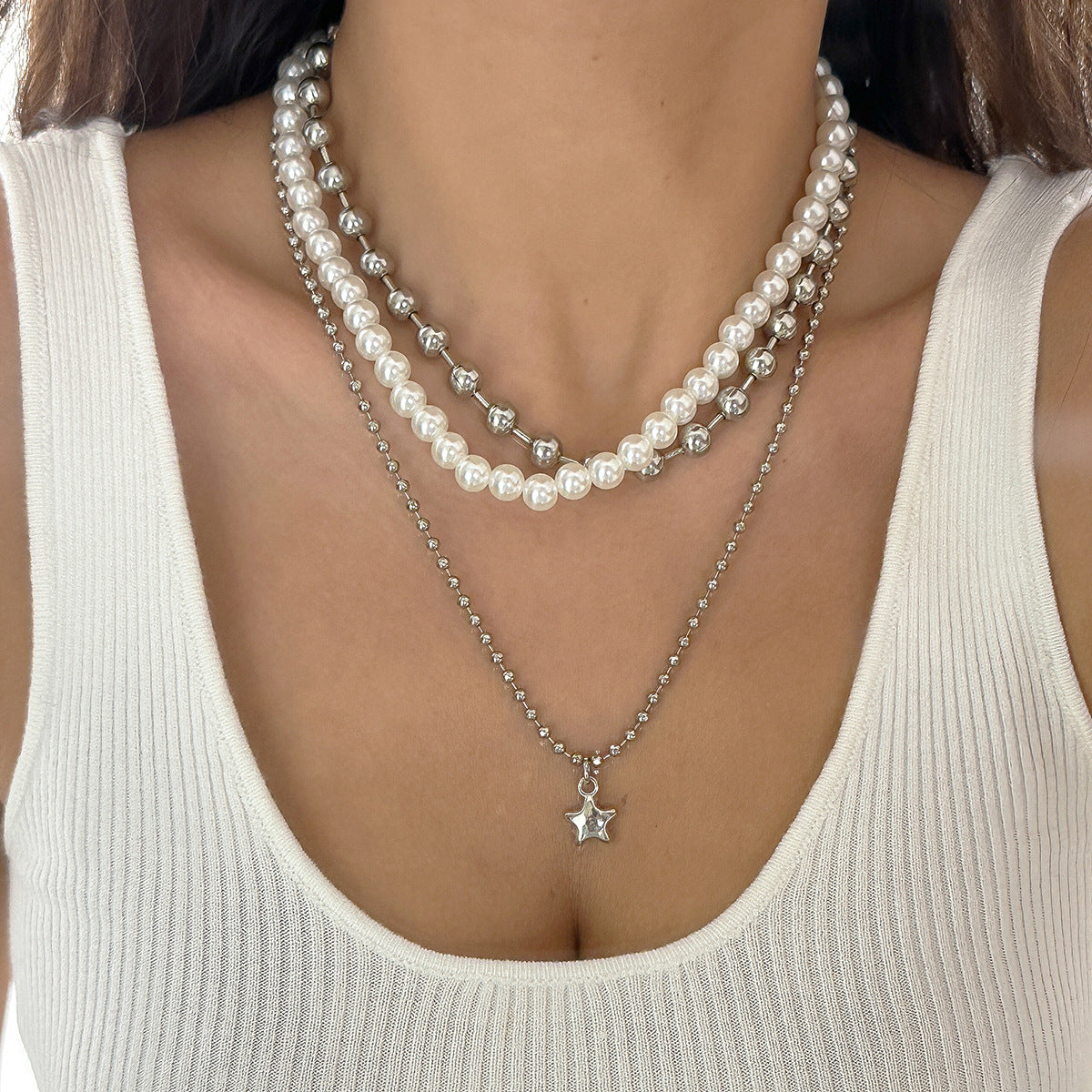 Collana creativa a forma di stella in lega con finitura placcata per donna, collana con pendente a strati in stile bohémien con perle e perline