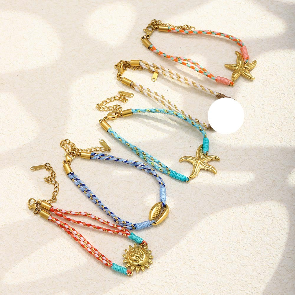 Bracciale Minimalista con Ciondolo a Stella Marina e Sole in Acciaio Inossidabile Placcato Oro 18K con Cordino Intrecciato