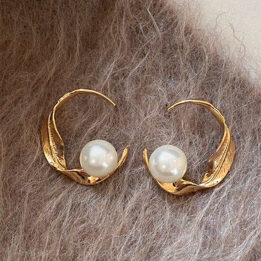 Pendientes de botón redondos de perlas geométricas de estilo vintage con postes de acero chapado para mujer