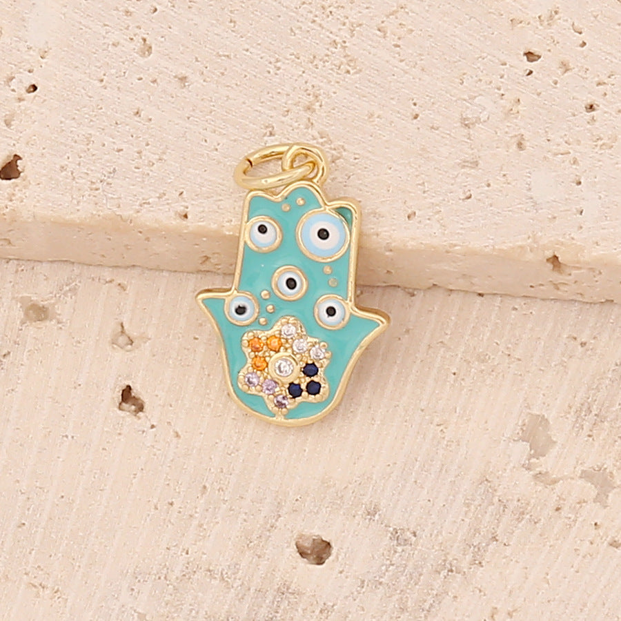 Collana con Pendente Vintage a Forma di Mano e Finitura Smaltata da Donna, Catenina con Medaglione in Rame
