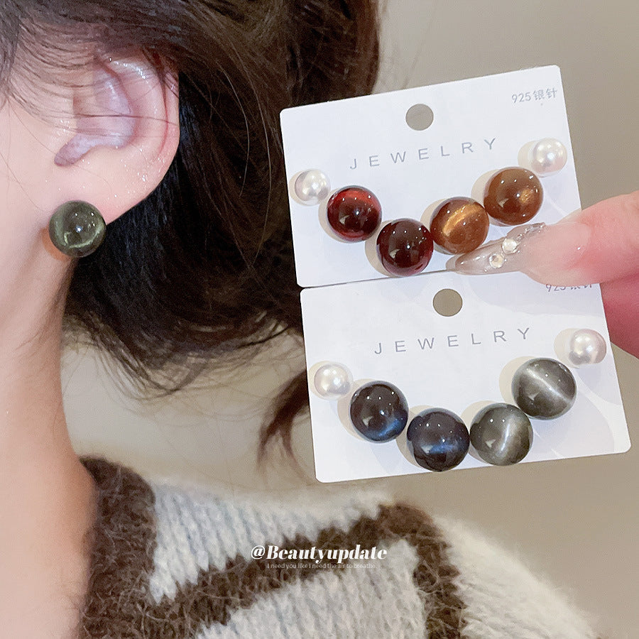 Orecchini a perno tondi moderni minimalistici in resina con perle e perni in argento 925 per donne