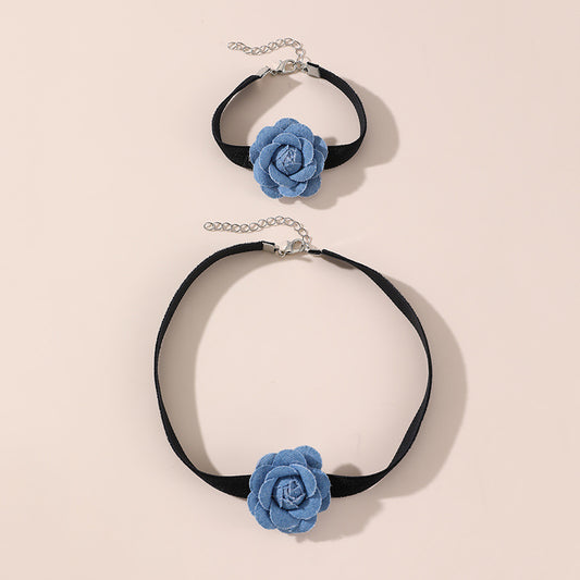 Collana in Resina con Fiore Rosa Blu Stile Ins per Ragazze con Catena per Clavicole
