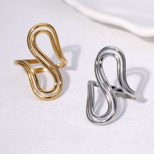 Anillo minimalista de acero inoxidable con forma de S geométrica para mujer con acabado chapado