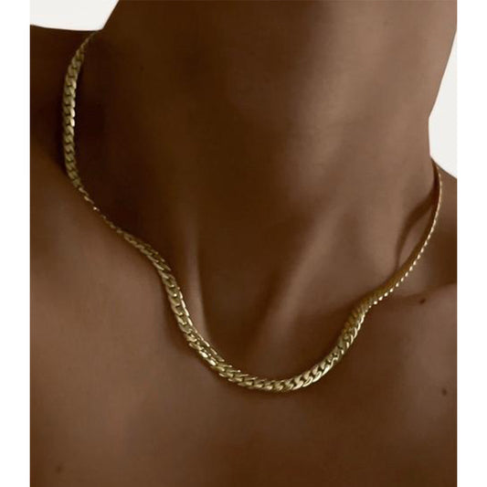 Collana unisex placcata in acciaio al titanio a forma di U in stile punk con estetica minimalista dai toni freddi