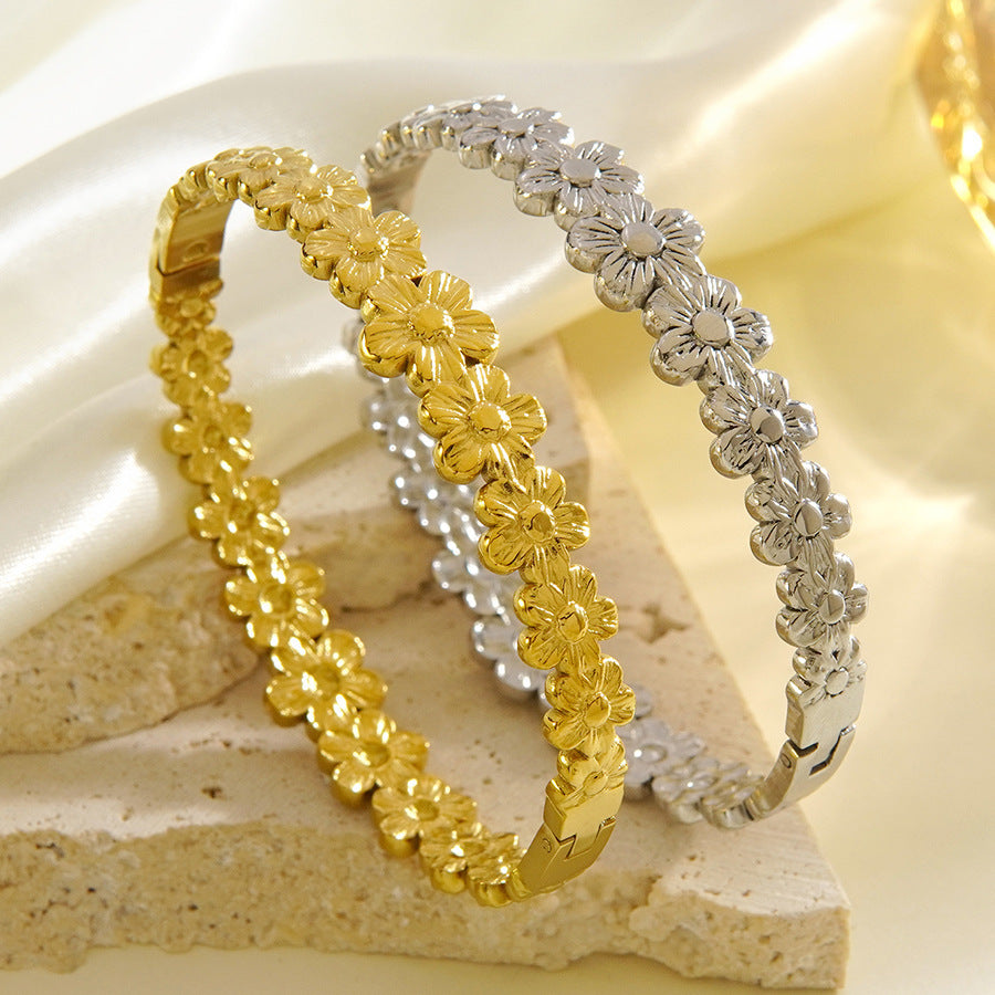 Elegant Floral Pattern 18K Gold Plated Stainless Steel Bracelet