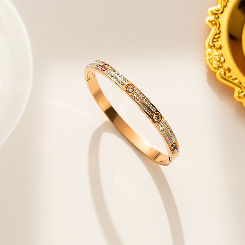 Minimalist Geometric Round Full-Pavé Titanium Steel Bracelet with Micro-Set Rhinestones and Vacuum Plating Finish