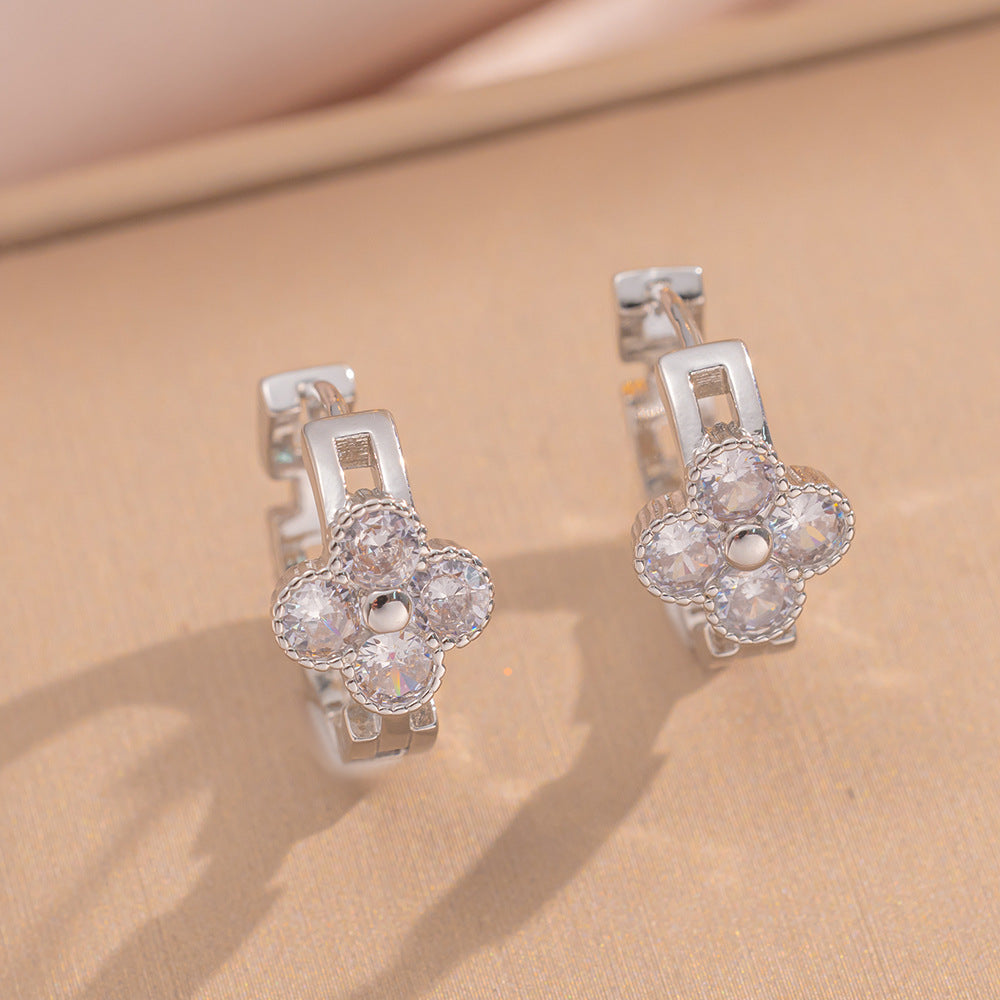 Orecchini a quadrifoglio di lusso in rame con placcatura in oro 18K e zirconia micro-incastonata