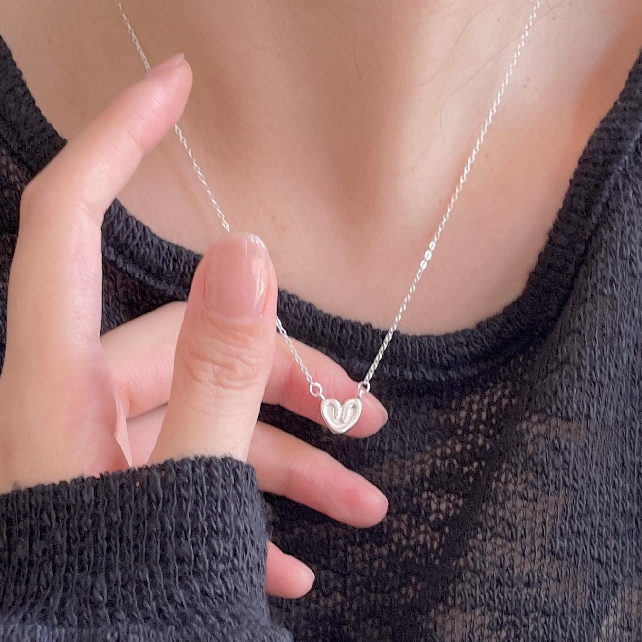 Minimalist Heart-Shaped 925 Sterling Silver Necklace with Plated Finish and Cross Chain