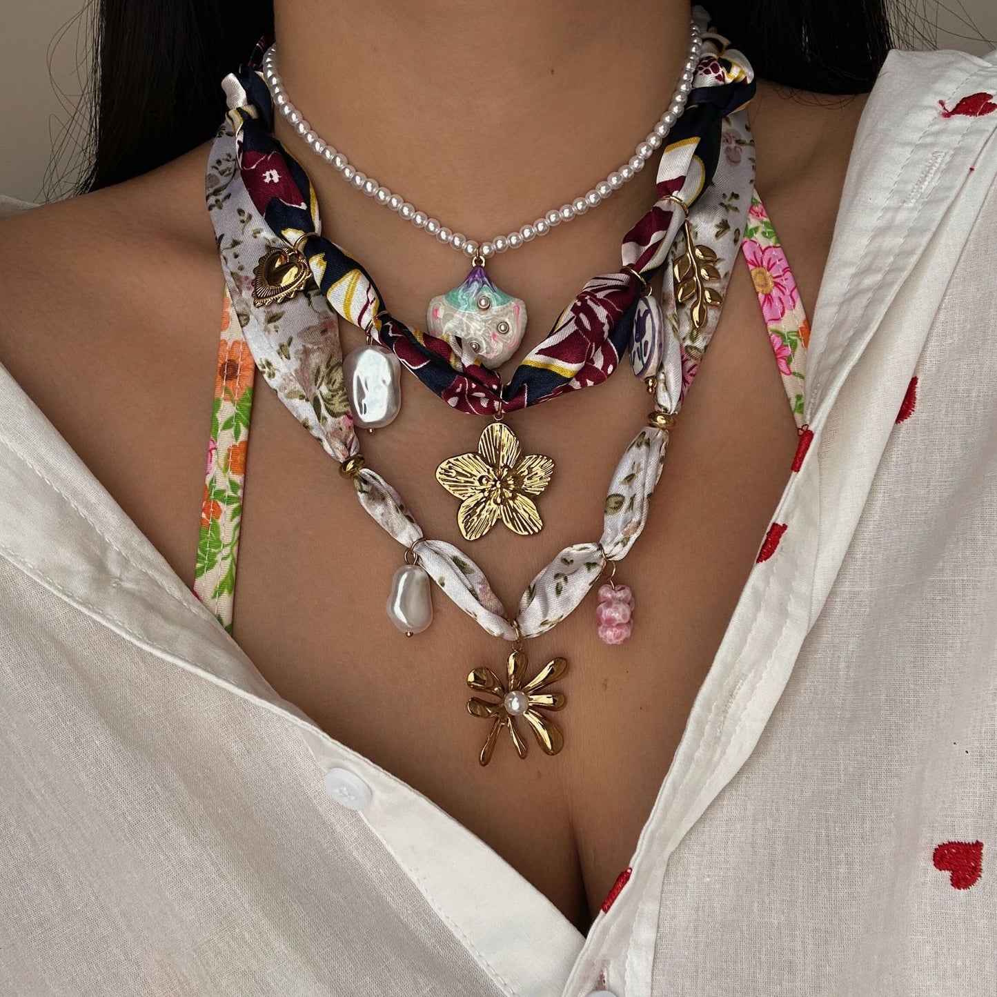 Casual Floral Stainless Steel Necklace with Pearl and Shell Pendant for Women