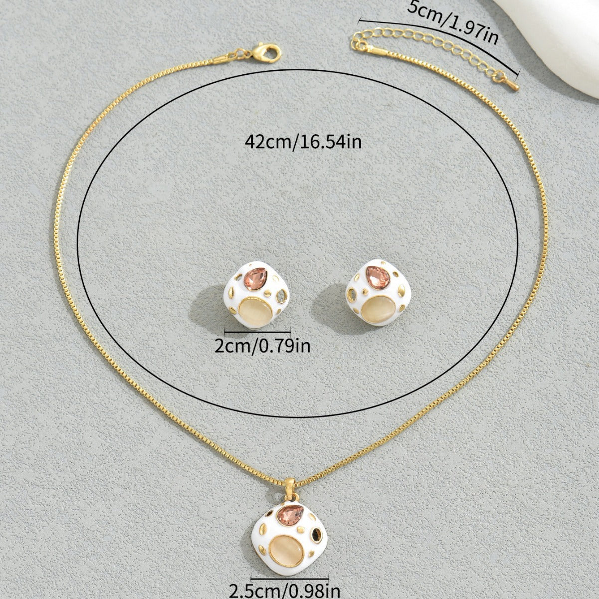 Conjunto de collar y pendientes geométricos minimalistas para mujer con base de cobre y gemas sintéticas incrustadas en aleación