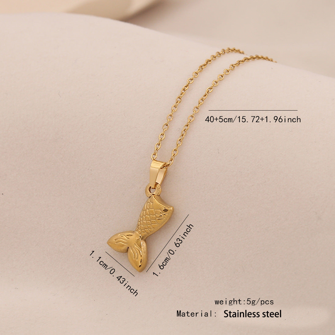 Collana con Ciondolo Unico a Forma di Pesce in Acciaio Inossidabile da Donna con Motivo Animale e Stile Minimalista