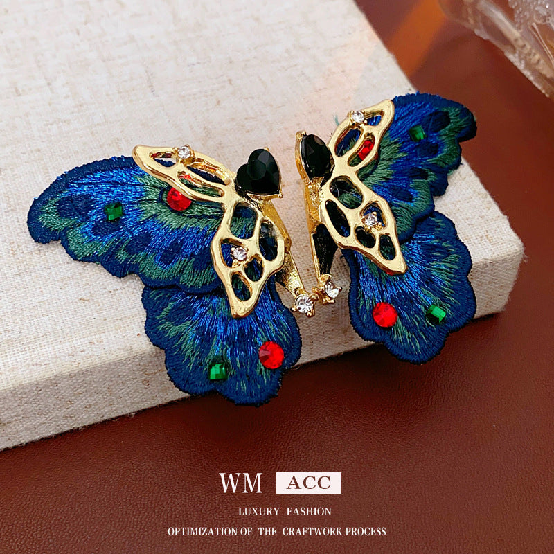 Orecchini da donna in tessuto ricamato a forma di cuore e farfalla in stile vintage con intarsio di strass